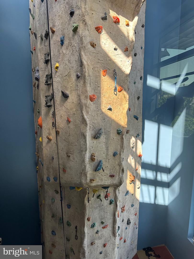2237 OBERLIN DRIVE