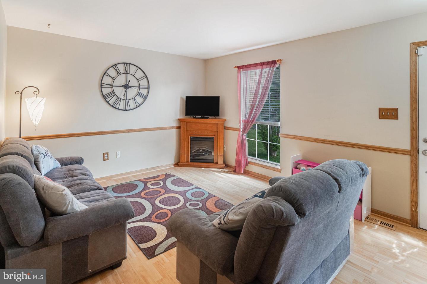 5624 REARDON LANE