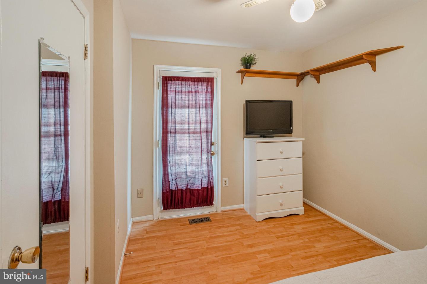 5624 REARDON LANE