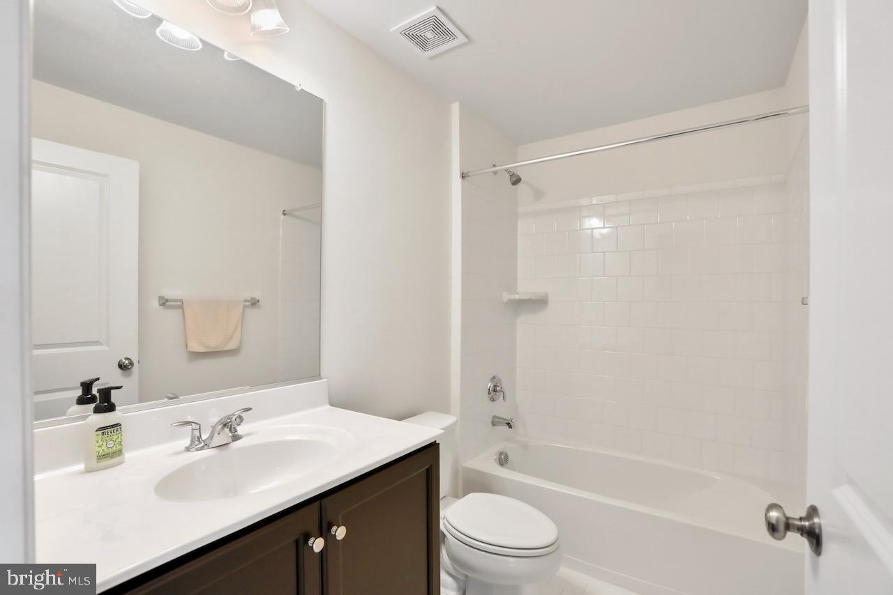 9557 KIMBLETON HALL LOOP