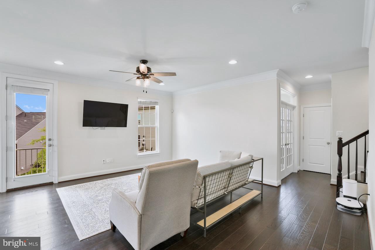 9557 KIMBLETON HALL LOOP