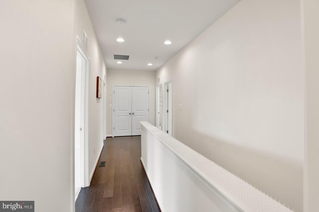 9557 KIMBLETON HALL LOOP