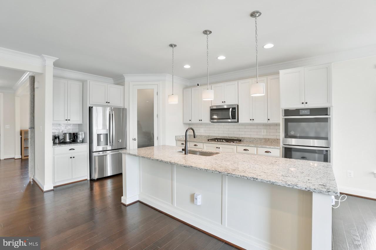 9557 KIMBLETON HALL LOOP