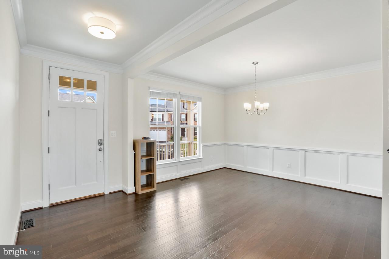 9557 KIMBLETON HALL LOOP
