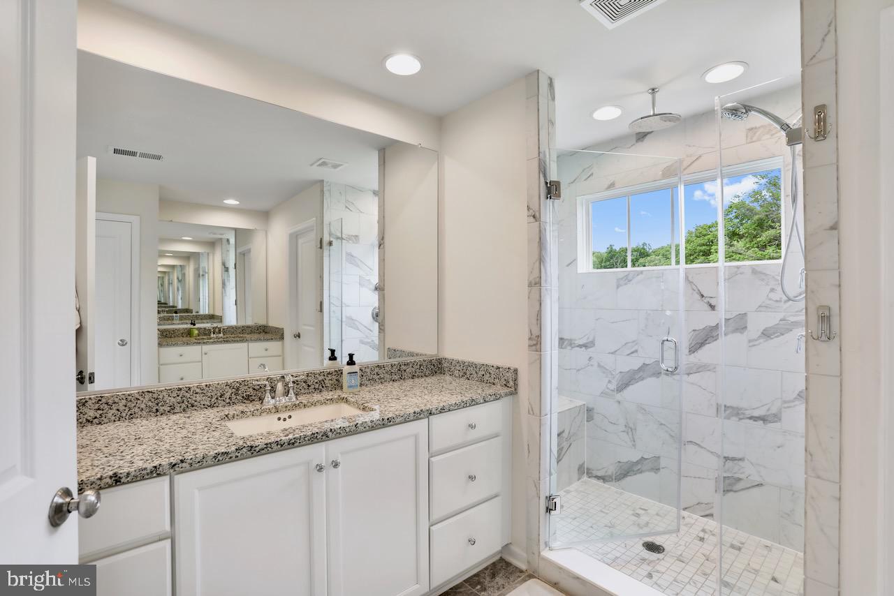 9557 KIMBLETON HALL LOOP