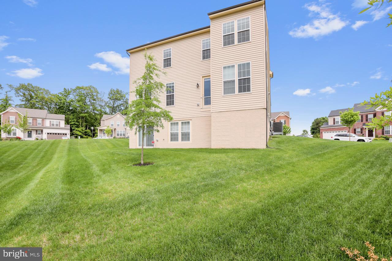 9557 KIMBLETON HALL LOOP