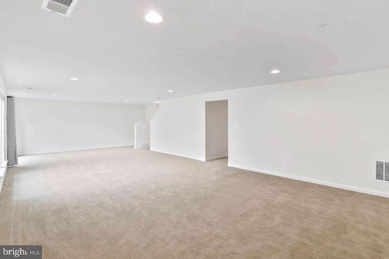 9557 KIMBLETON HALL LOOP