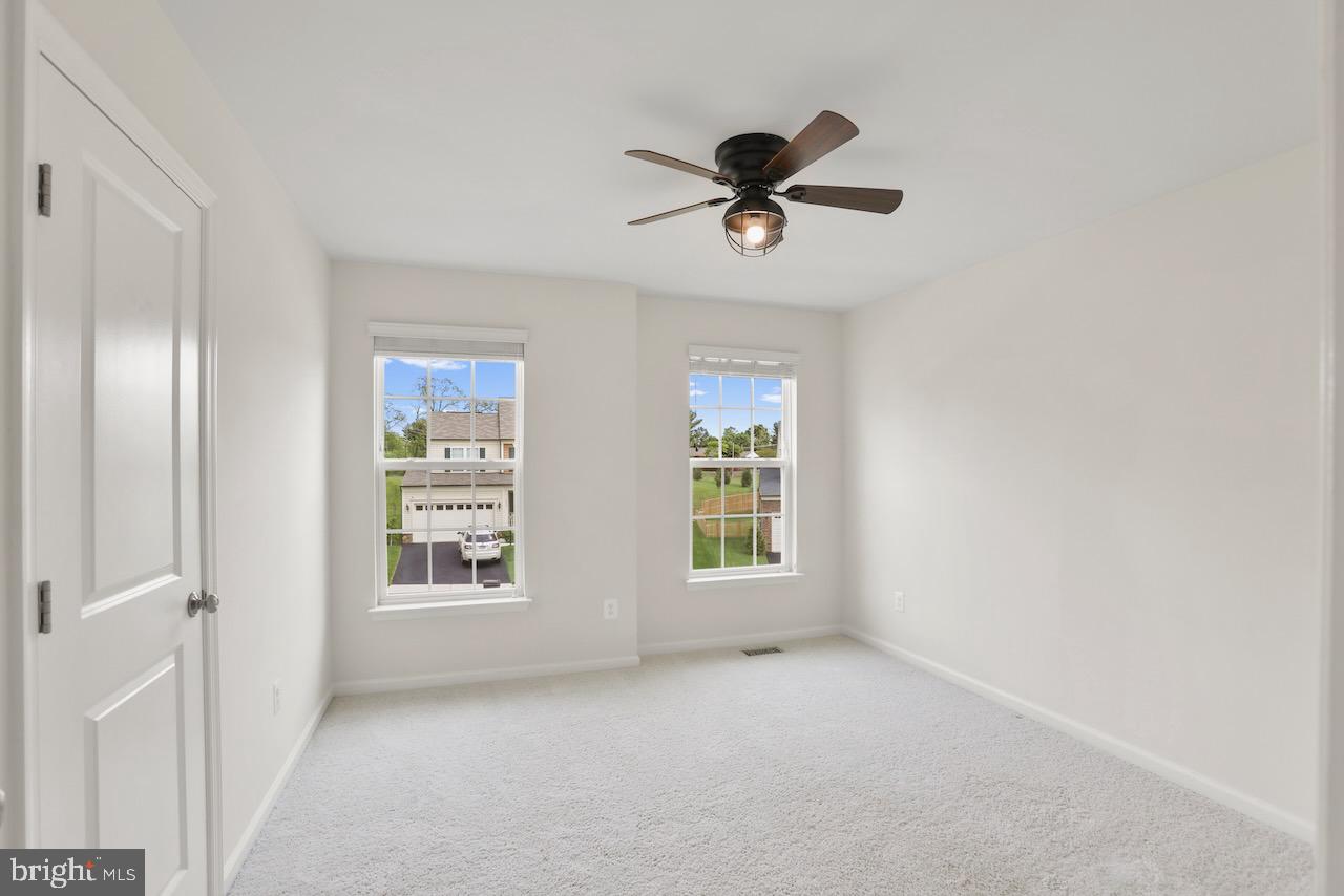 9557 KIMBLETON HALL LOOP