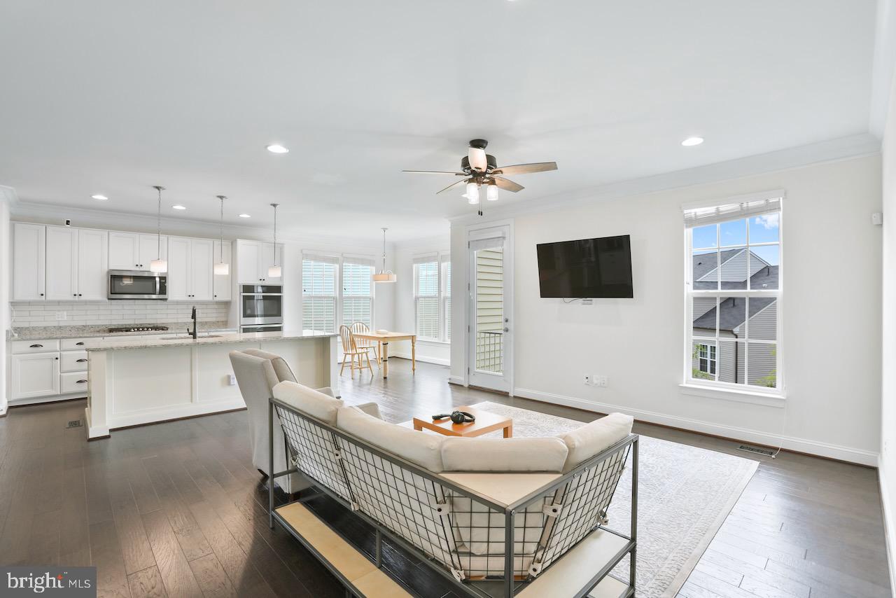 9557 KIMBLETON HALL LOOP