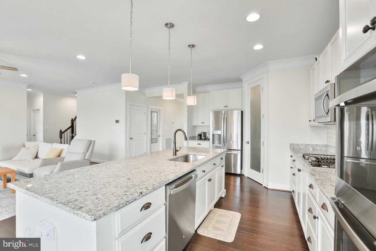 9557 KIMBLETON HALL LOOP
