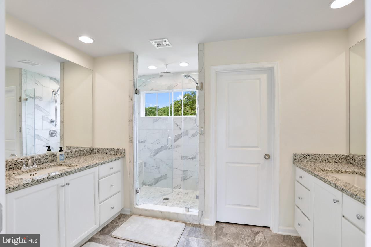 9557 KIMBLETON HALL LOOP