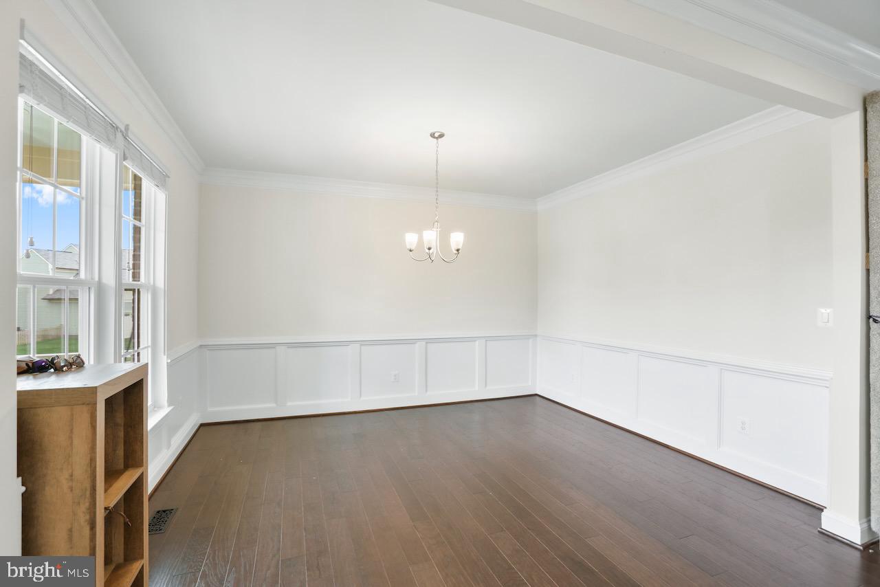 9557 KIMBLETON HALL LOOP