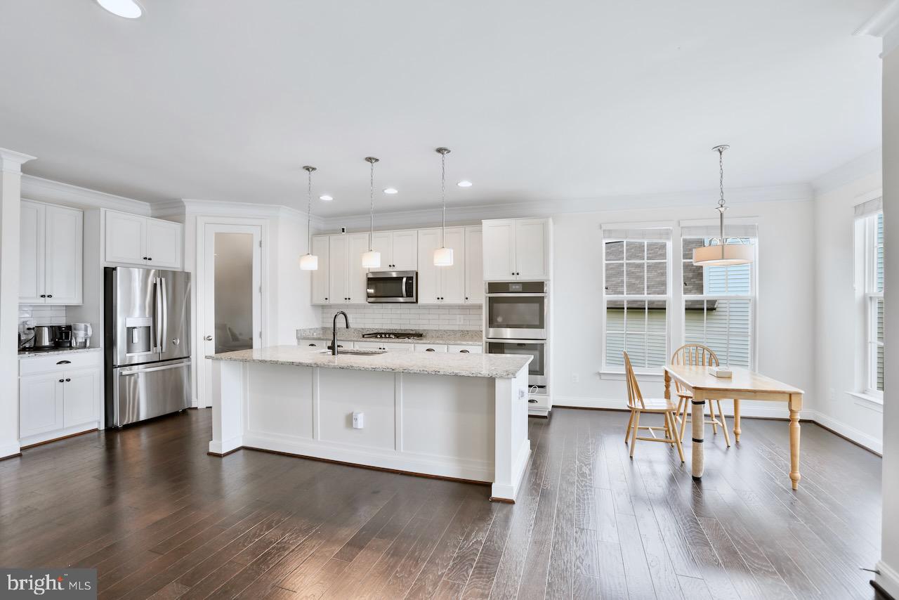 9557 KIMBLETON HALL LOOP