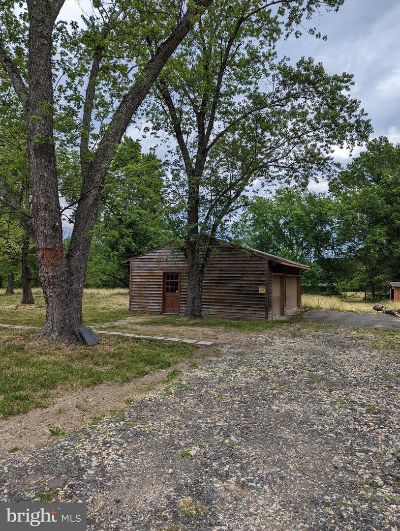 8111 DEVLIN ROAD