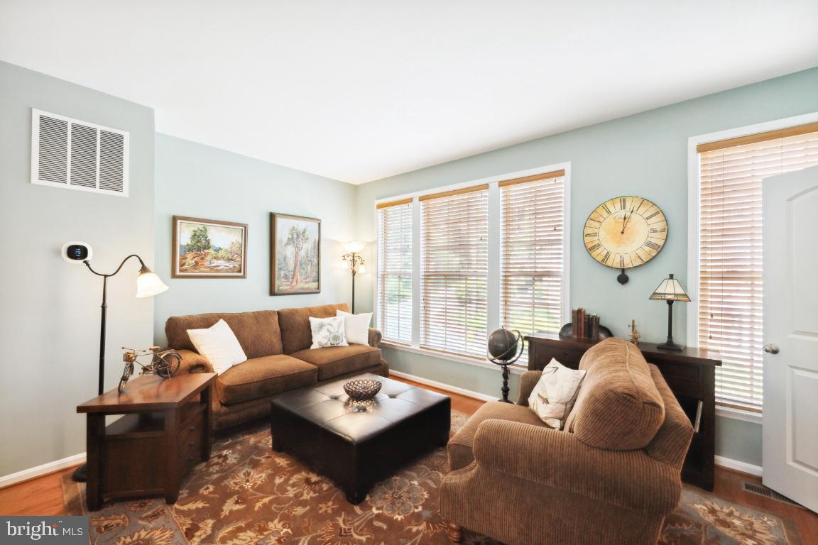 1604 SEBRING COURT