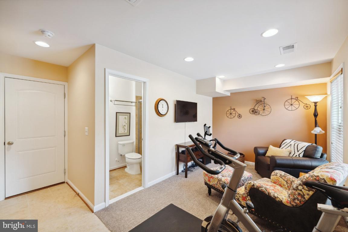 1604 SEBRING COURT