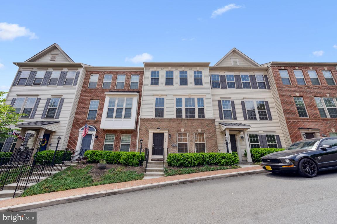 1604 SEBRING COURT