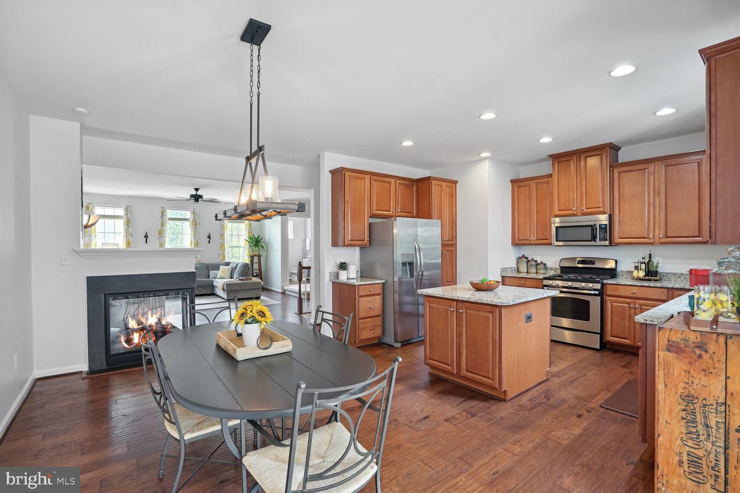 12694 LAKESIDE COURT