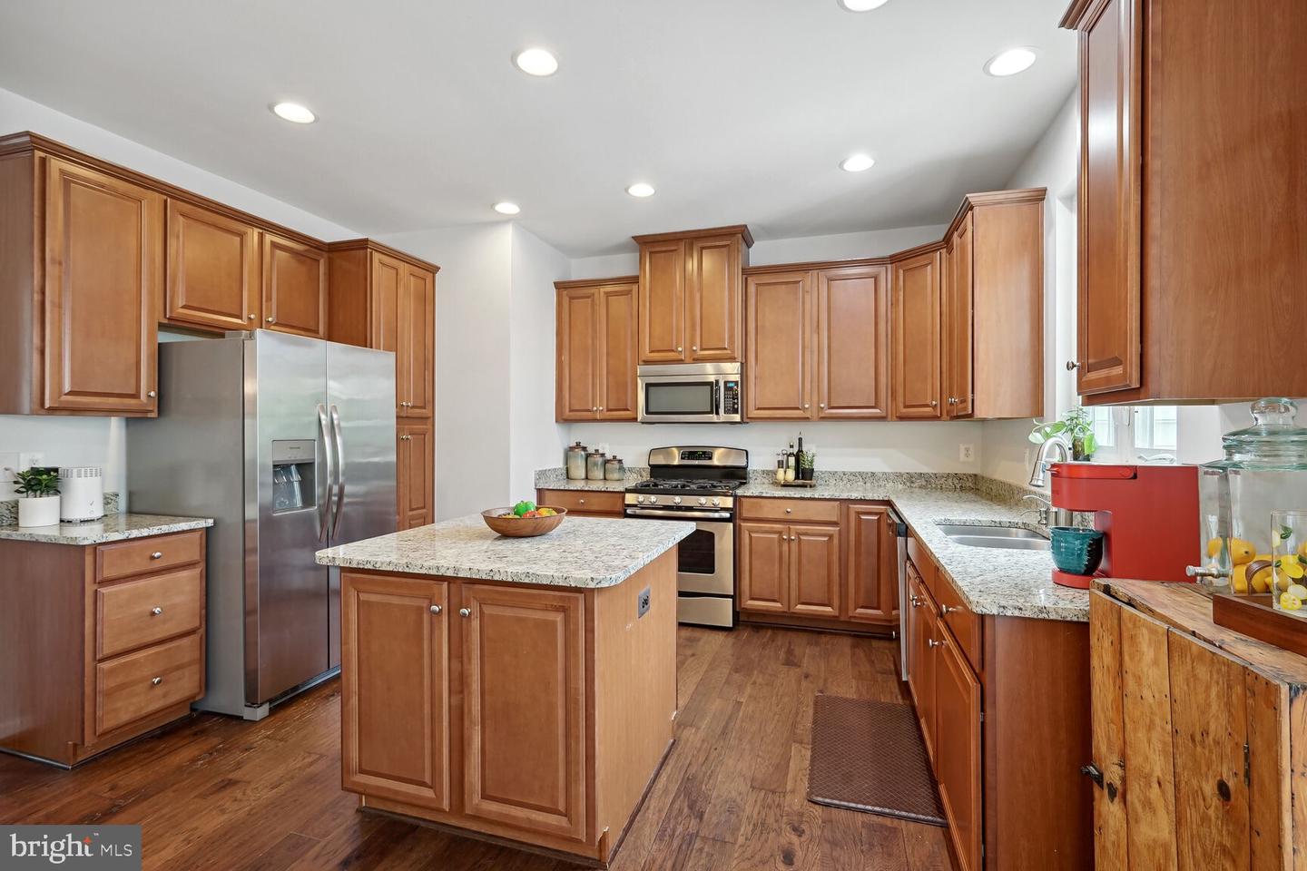 12694 LAKESIDE COURT
