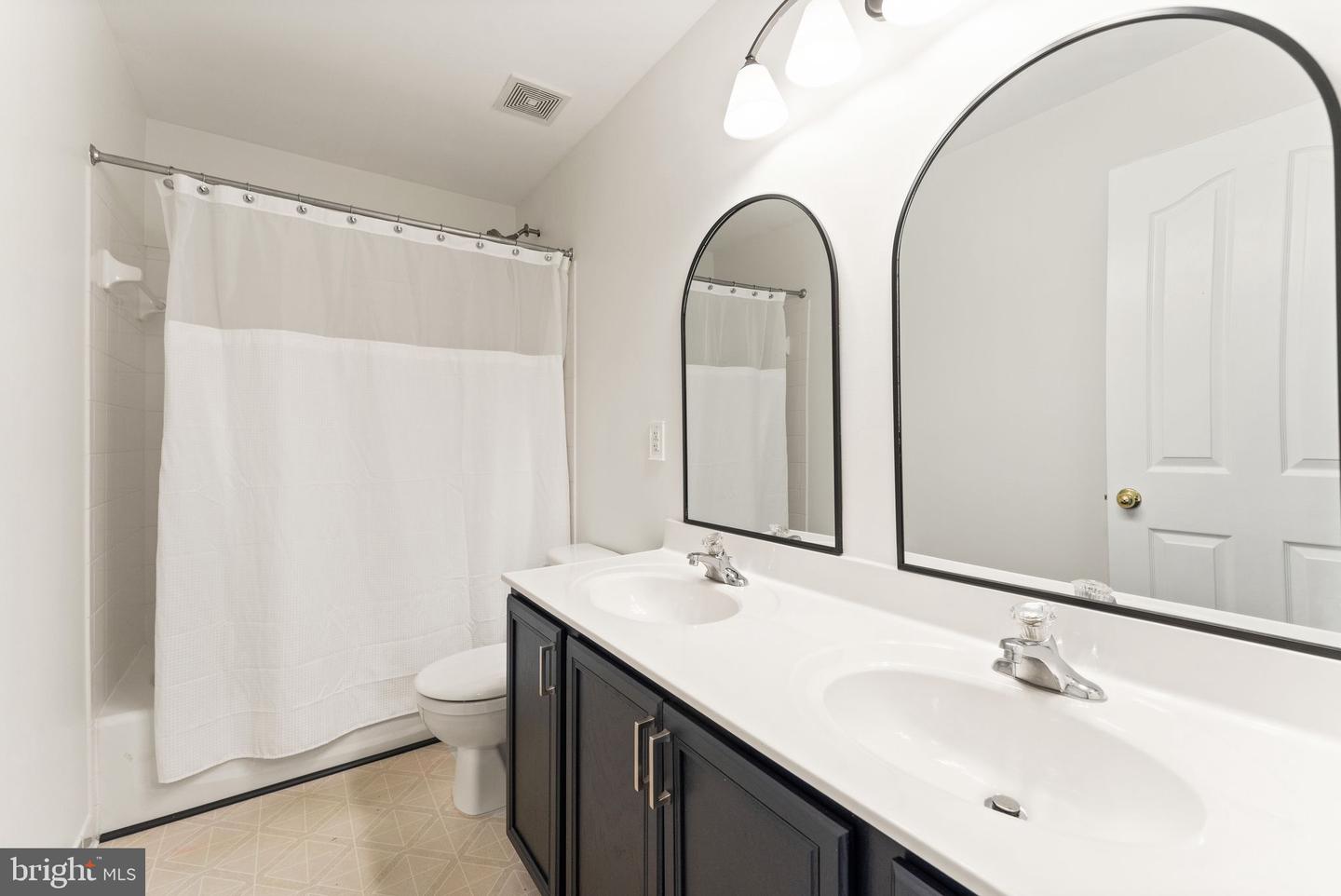 8835 MORRISANIA MEWS