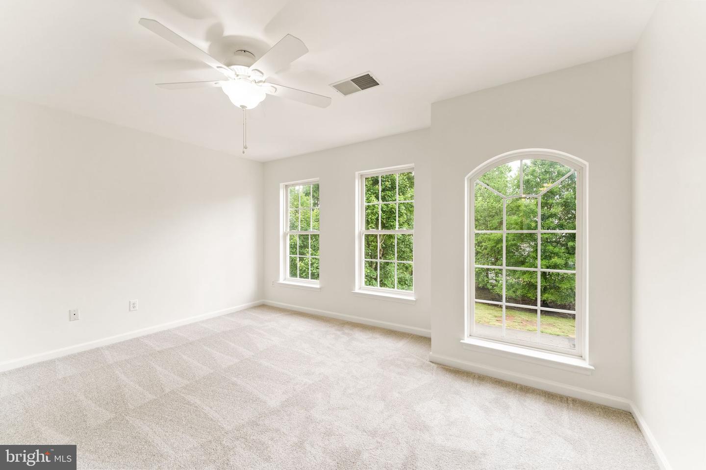 8835 MORRISANIA MEWS