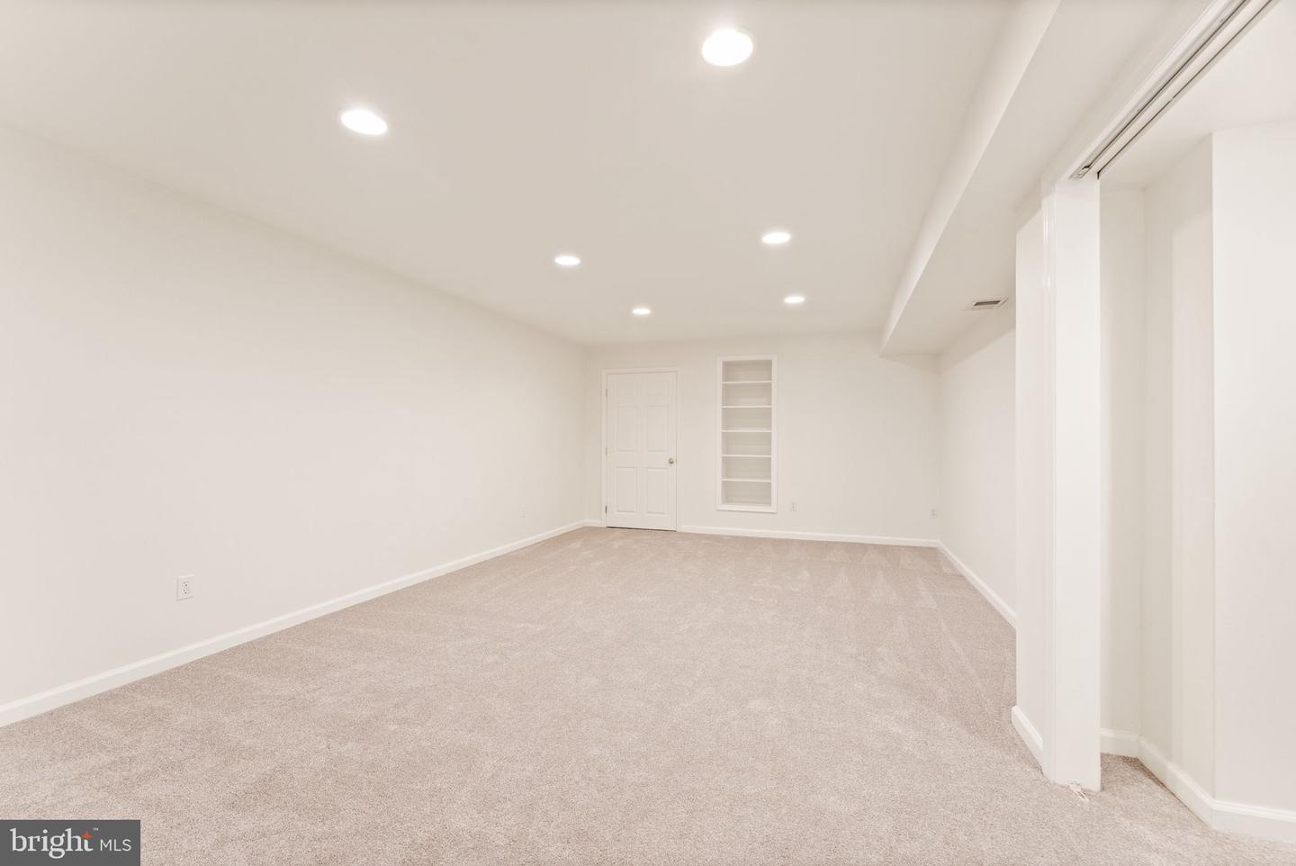 8835 MORRISANIA MEWS