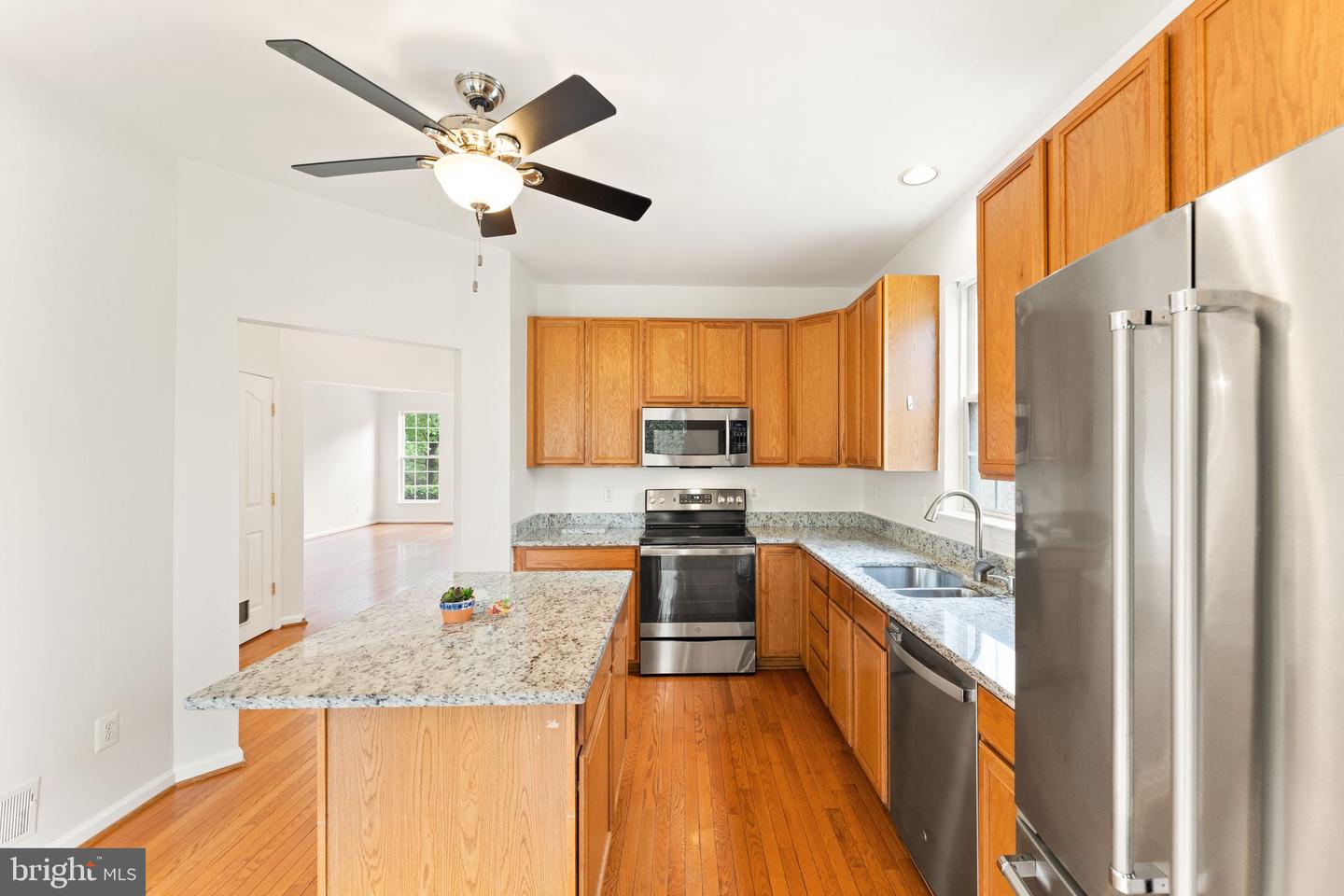 8835 MORRISANIA MEWS