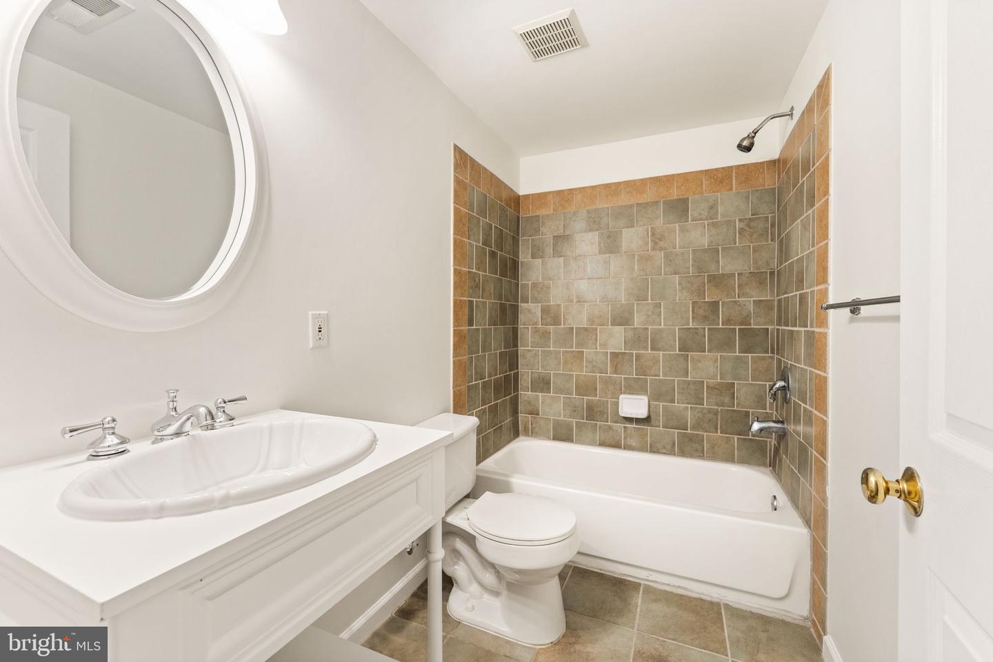 8835 MORRISANIA MEWS