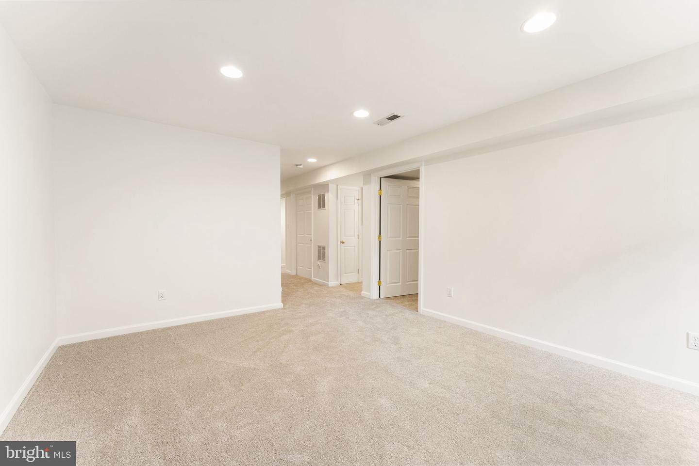 8835 MORRISANIA MEWS
