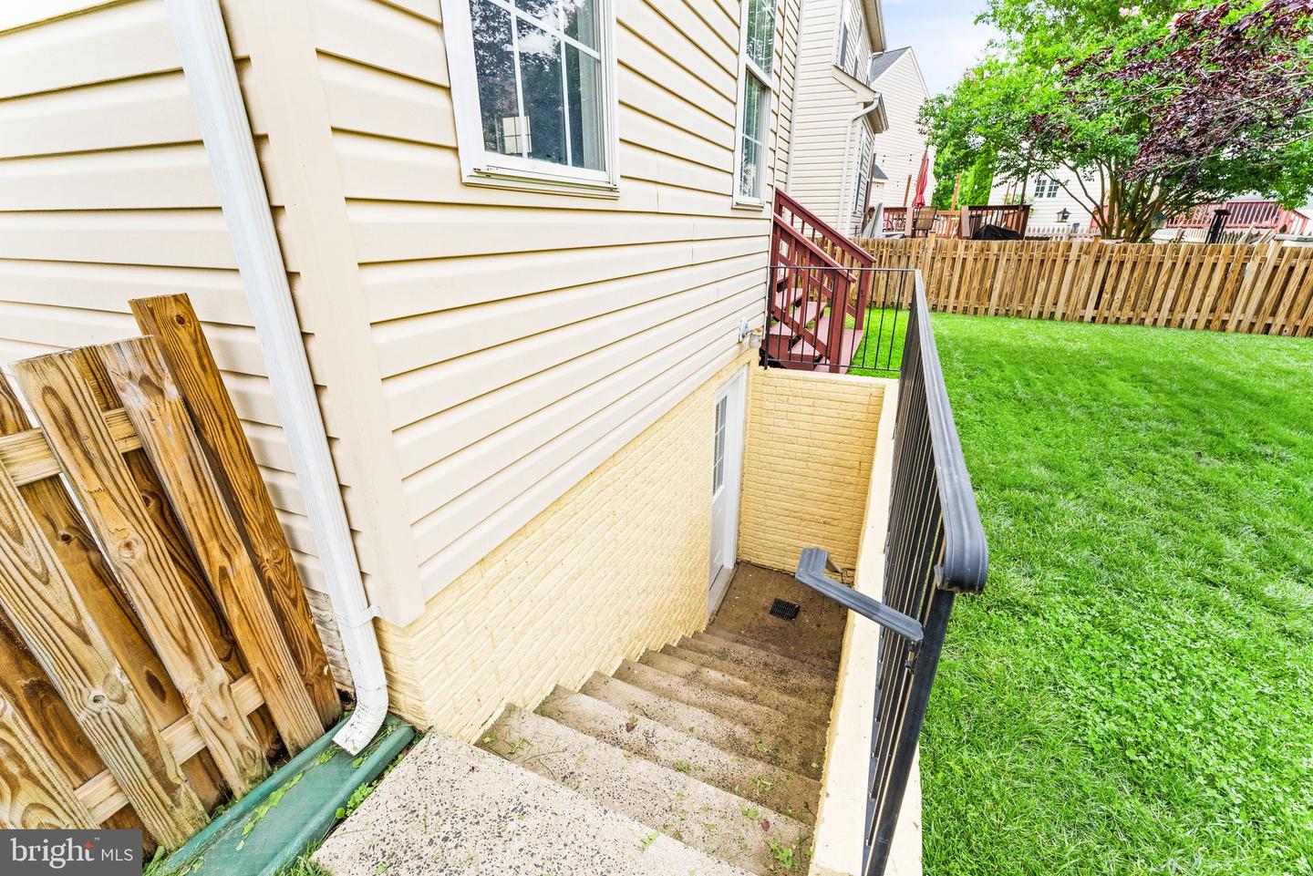 8835 MORRISANIA MEWS