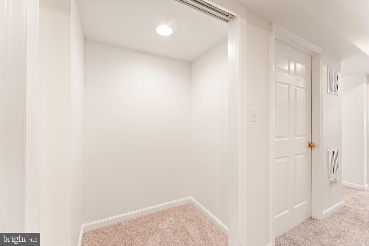 8835 MORRISANIA MEWS