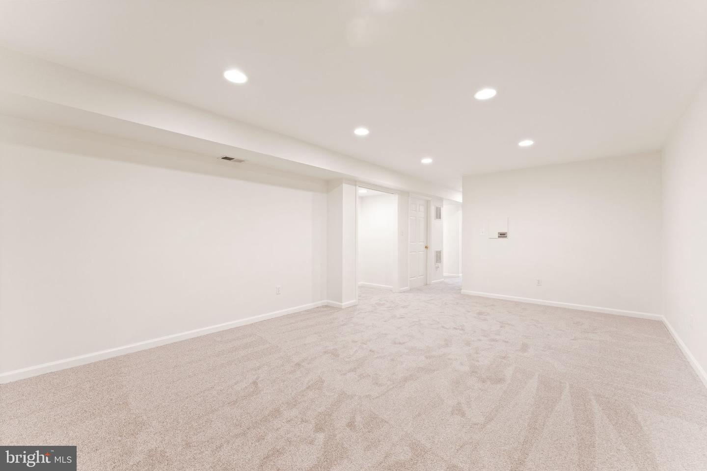 8835 MORRISANIA MEWS