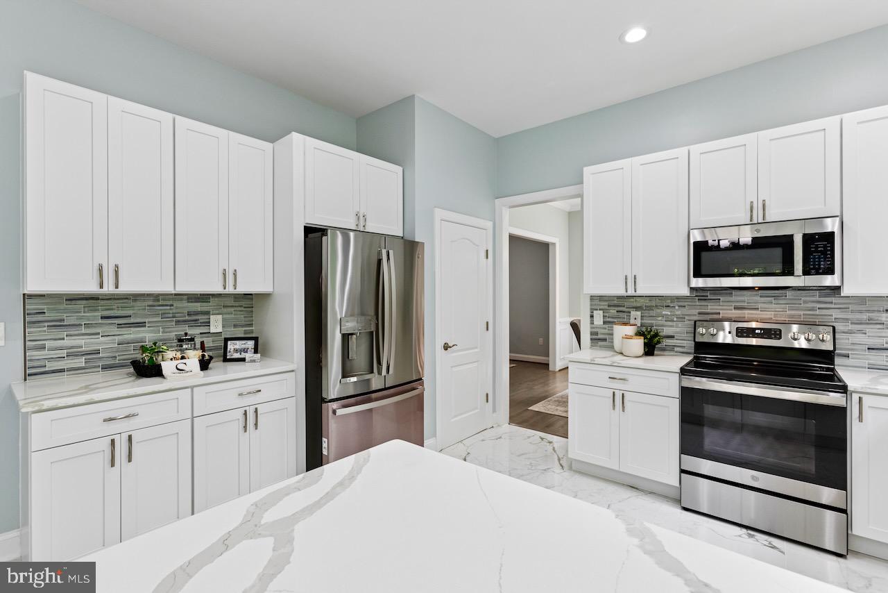 5928 CROOKED CREEK DRIVE