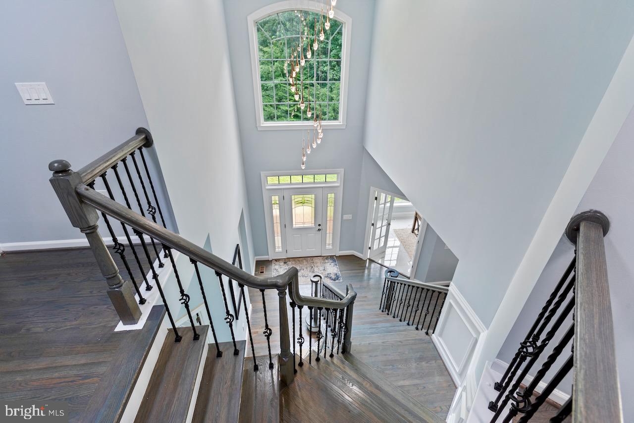5928 CROOKED CREEK DRIVE