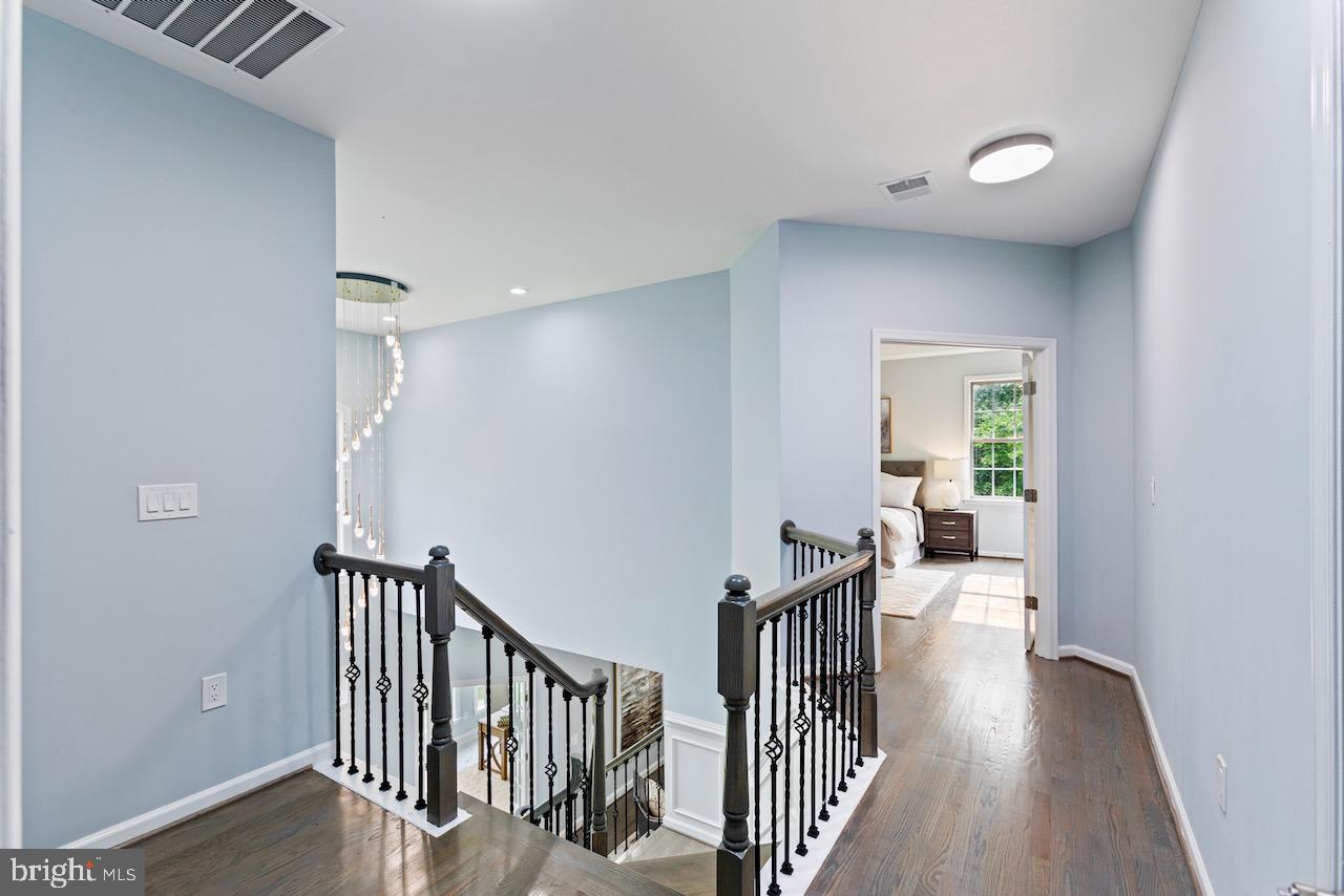 5928 CROOKED CREEK DRIVE
