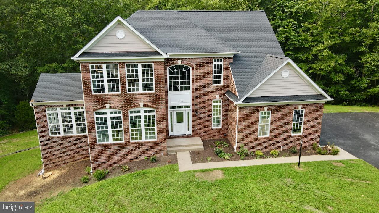 5928 CROOKED CREEK DRIVE