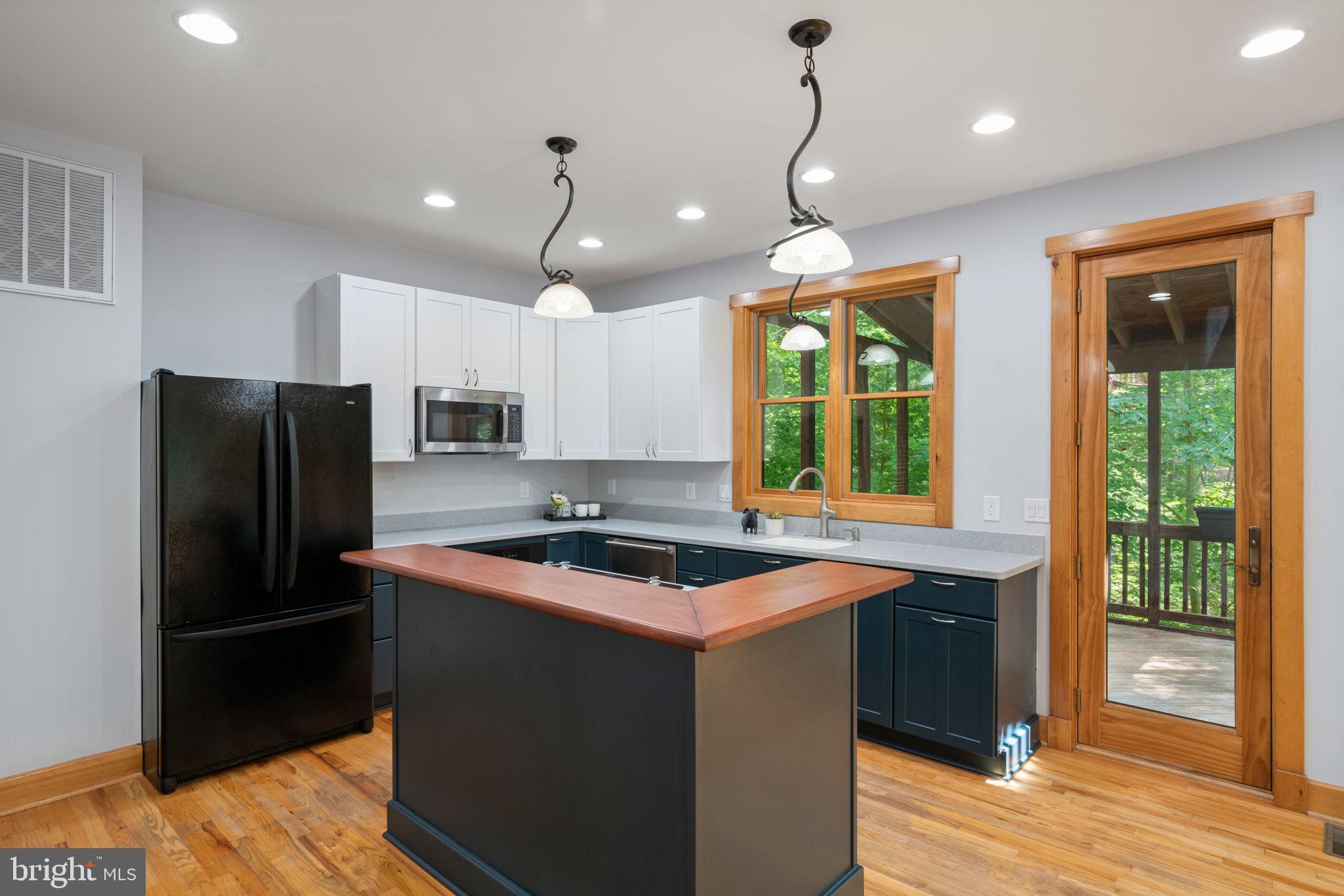 8575 COBB ROAD