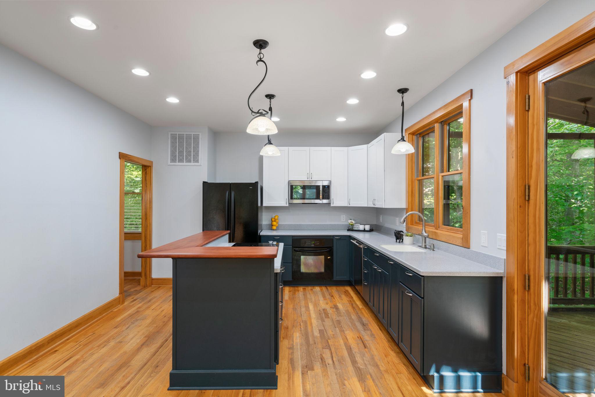 8575 COBB ROAD
