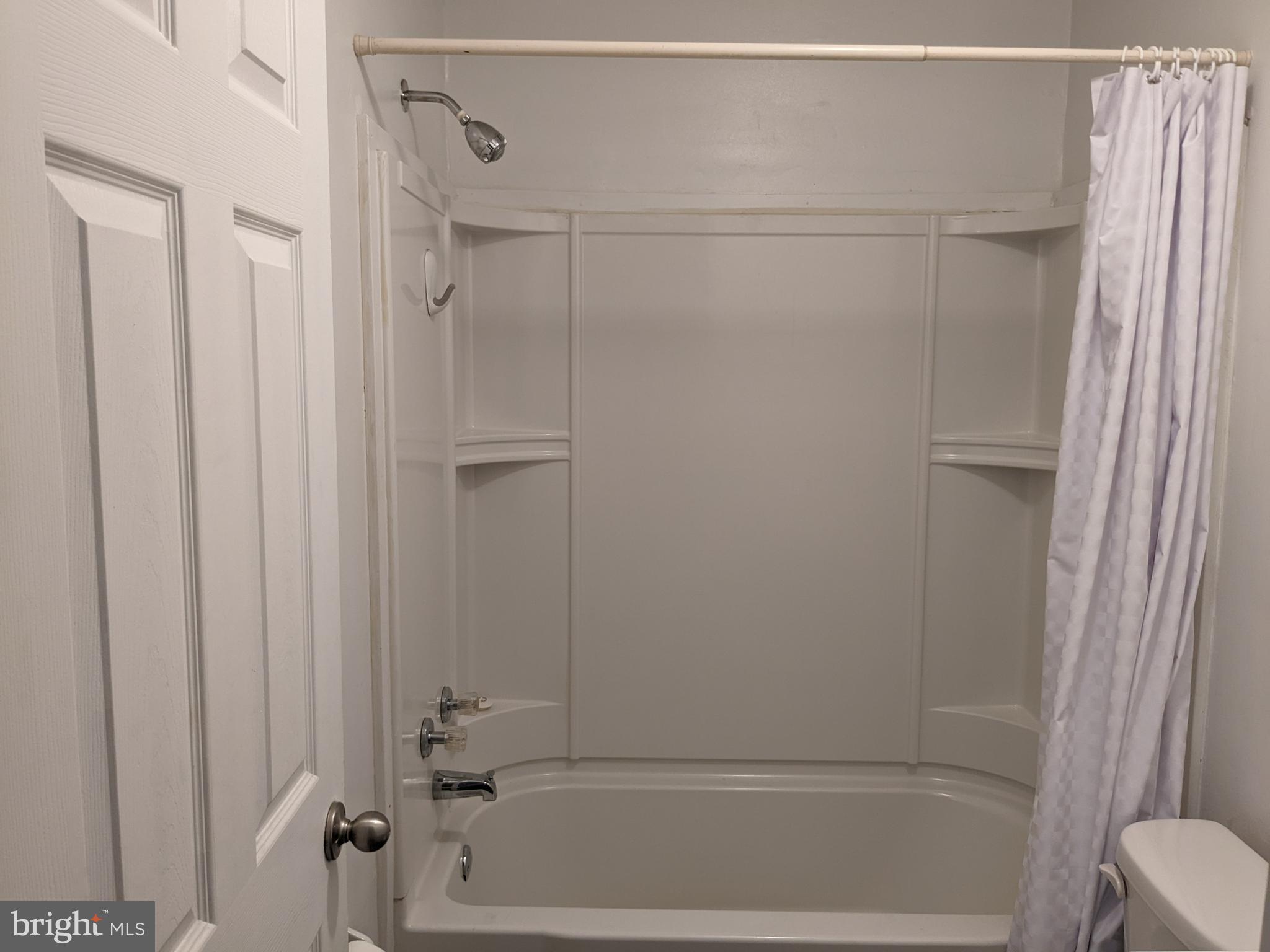 232 POTOMAC AVENUE Unit: 202