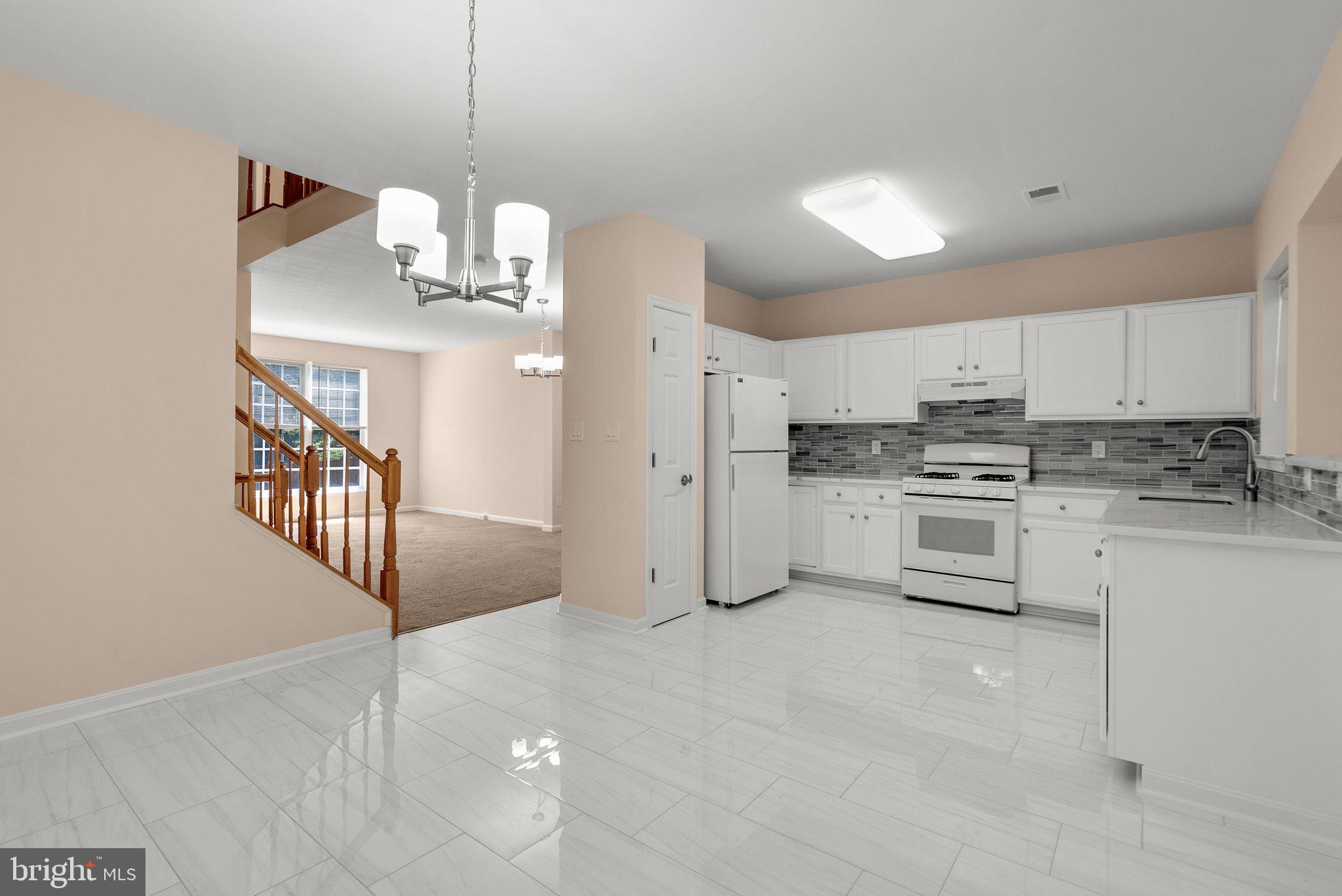5134 RACE POINTE PLACE