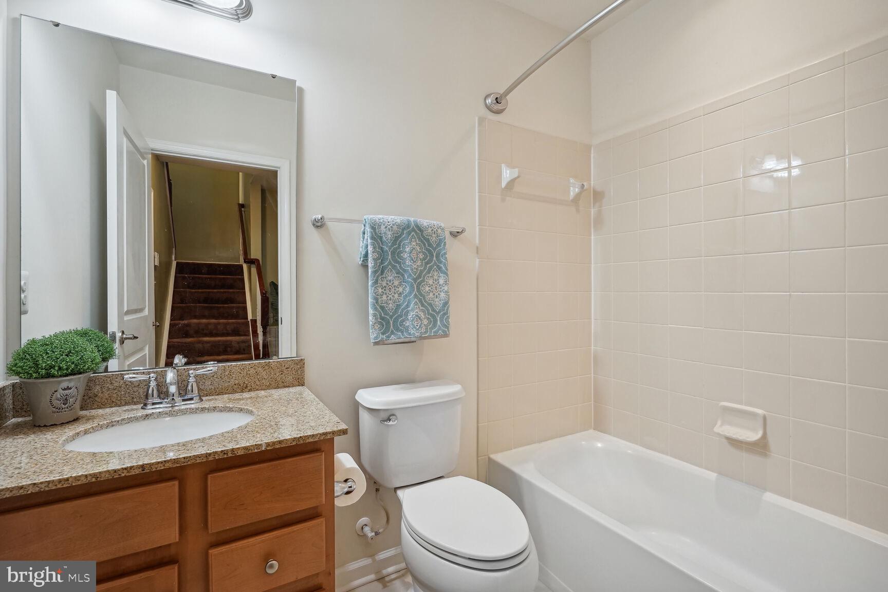 12698 Lakeside COURT