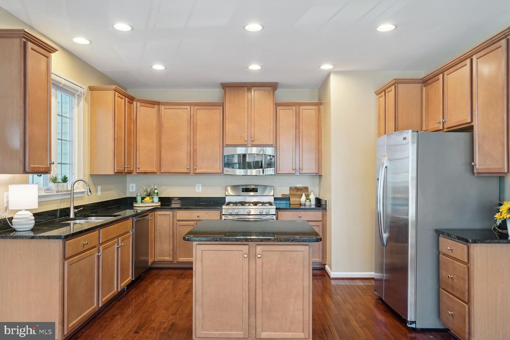 12698 Lakeside COURT