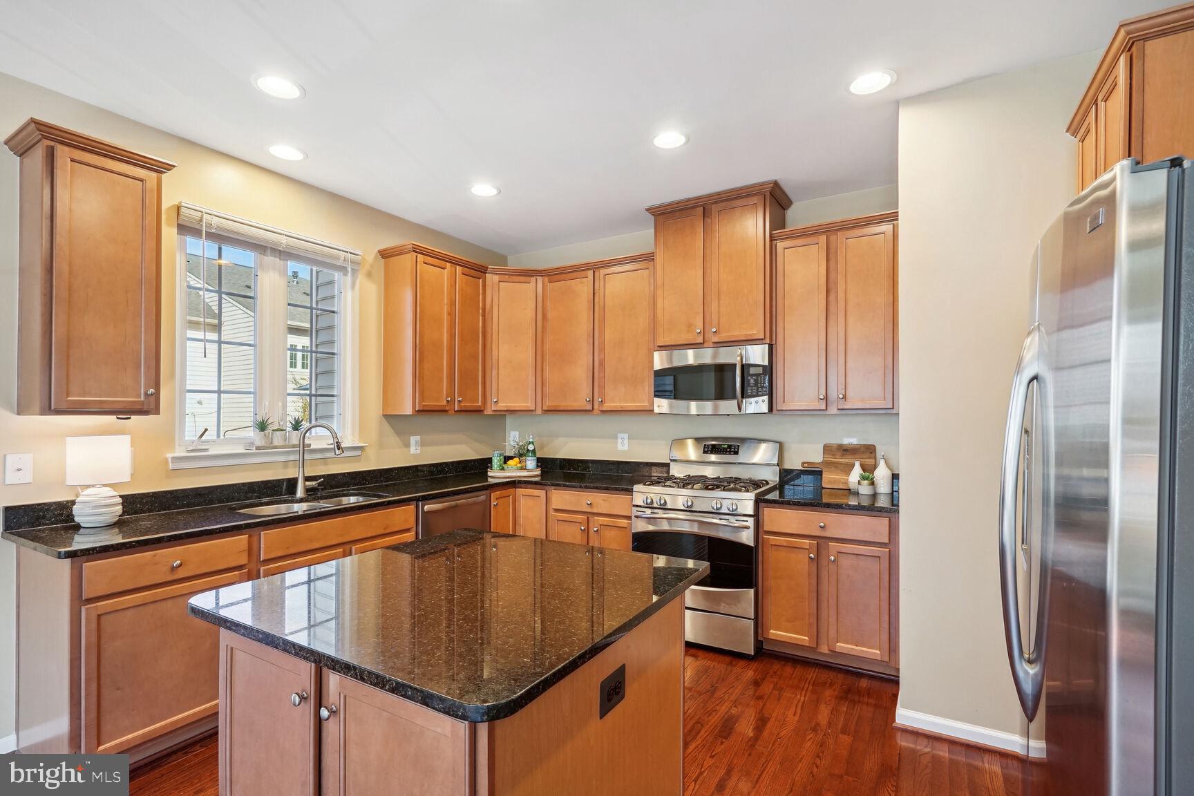 12698 Lakeside COURT