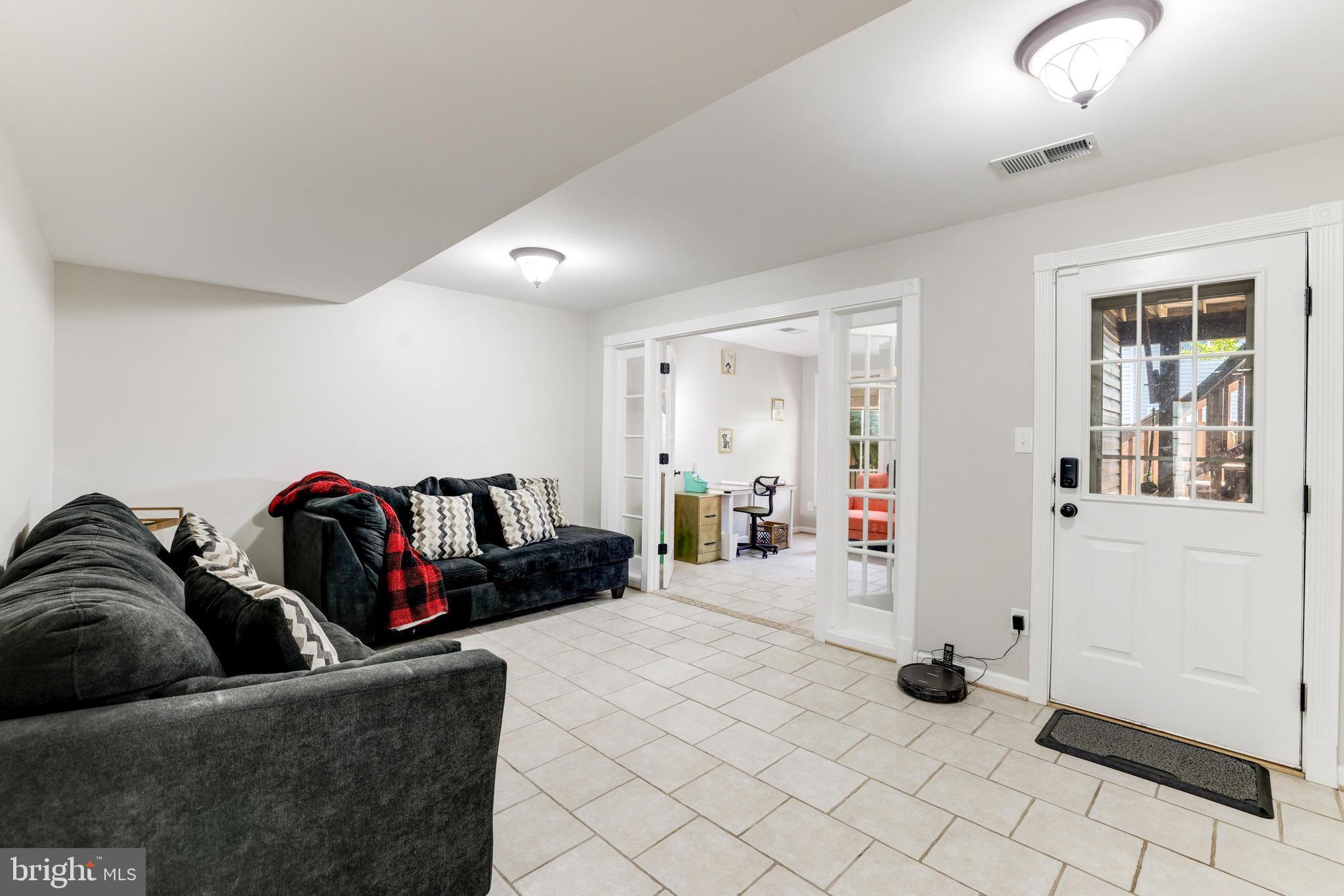 14401 Hulfish WAY