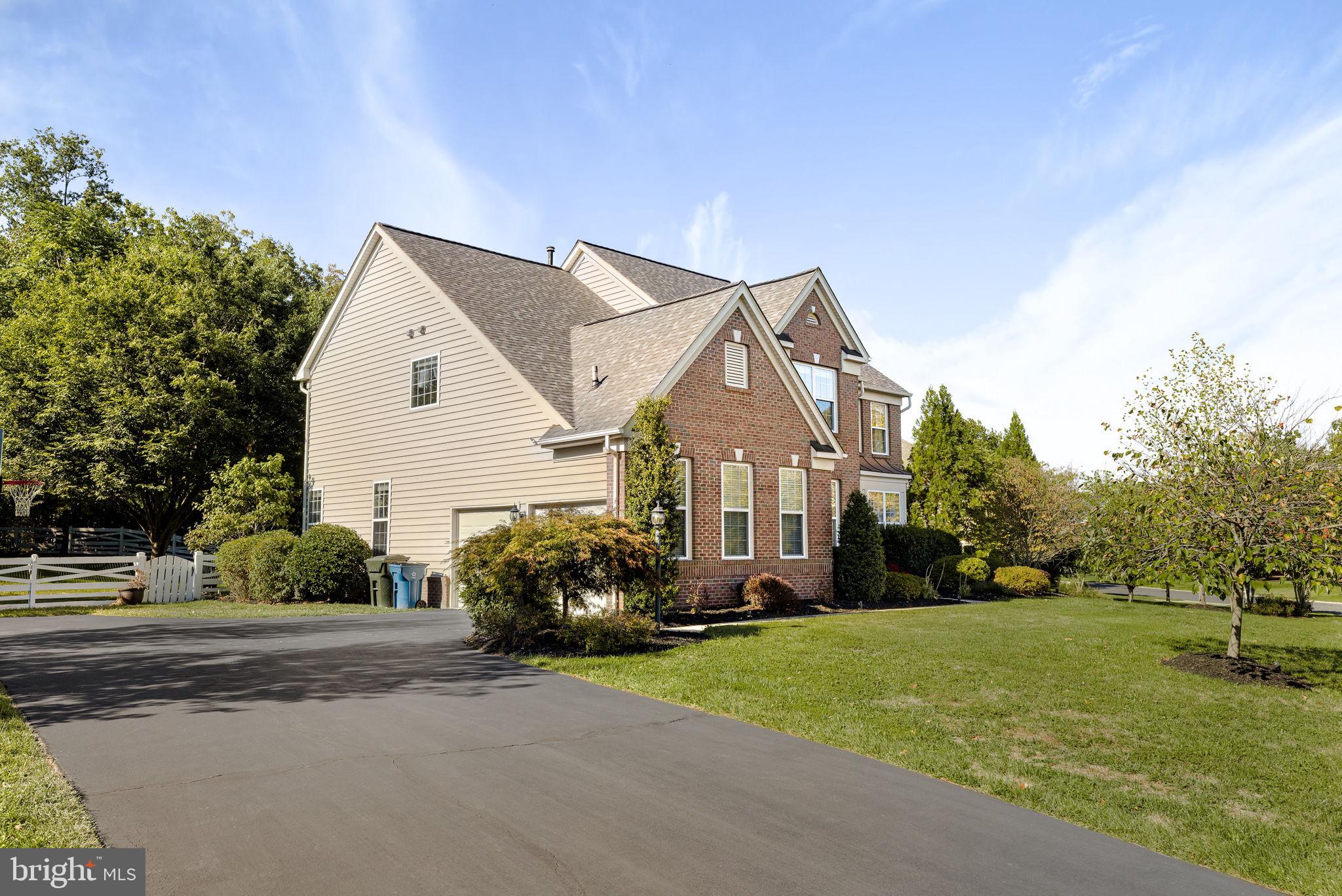 5048 Signature COURT