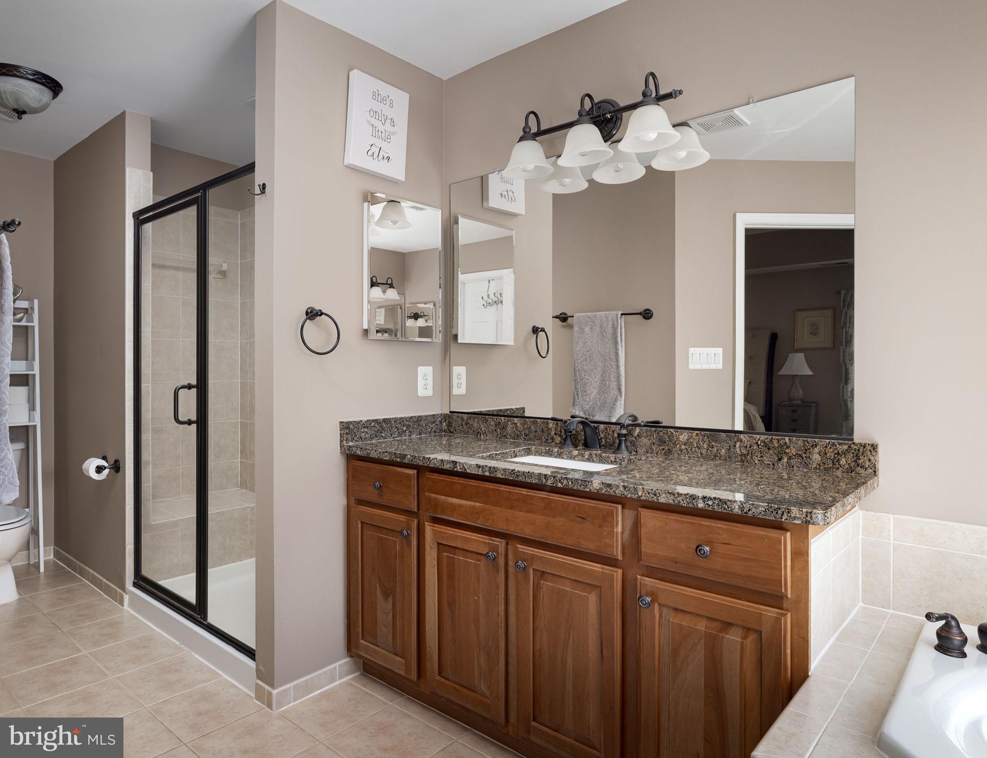 5048 Signature COURT
