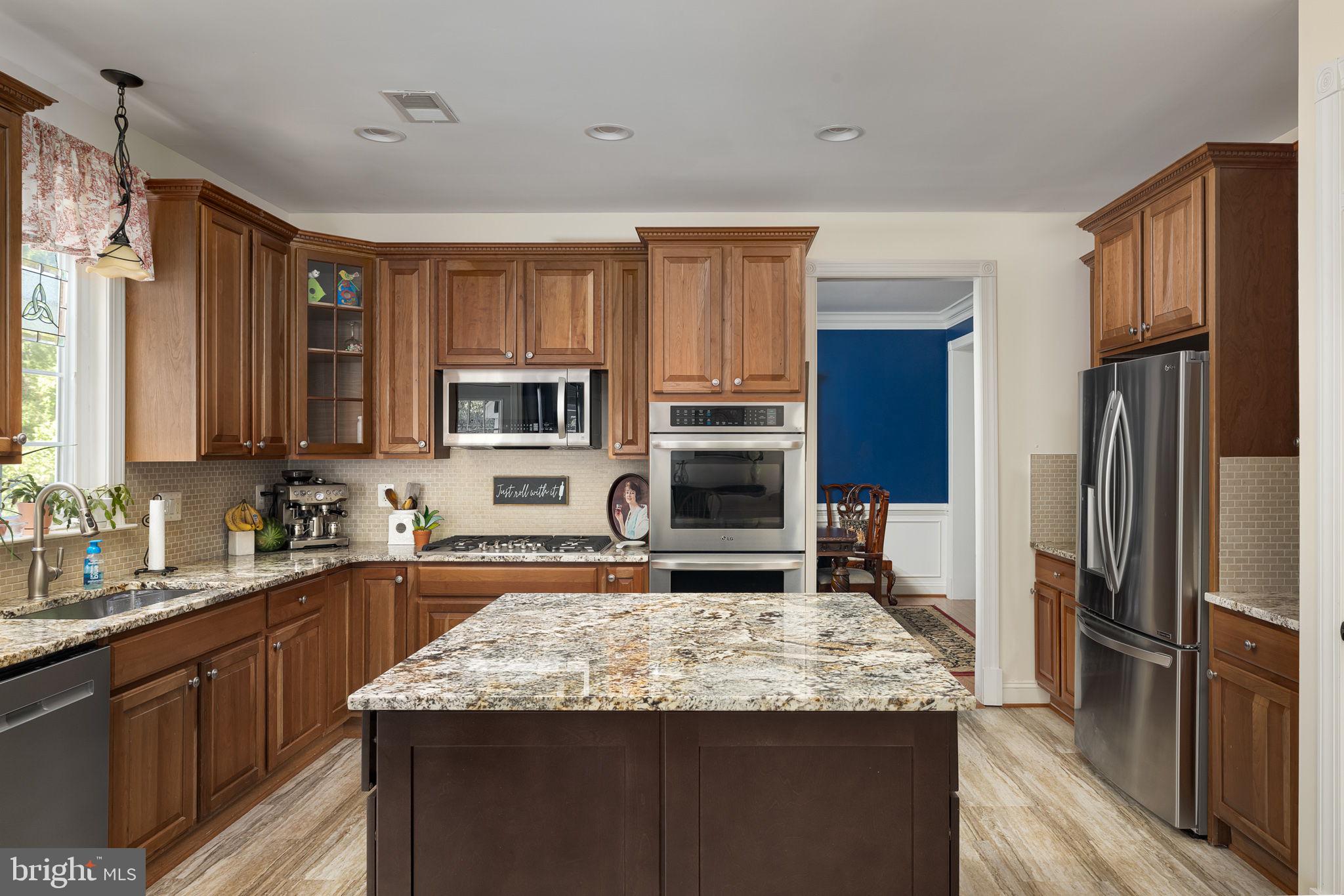 5048 Signature COURT