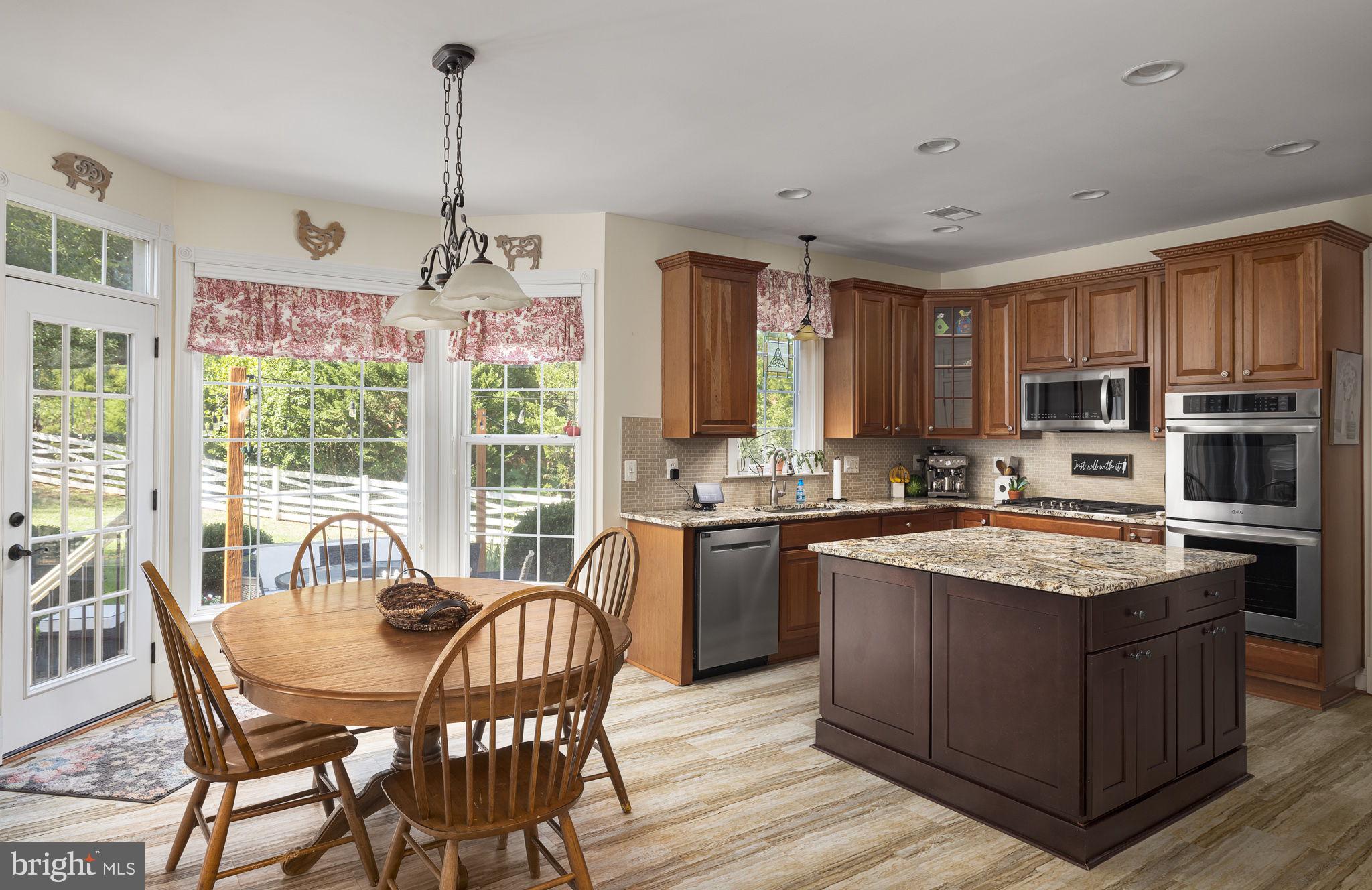 5048 Signature COURT