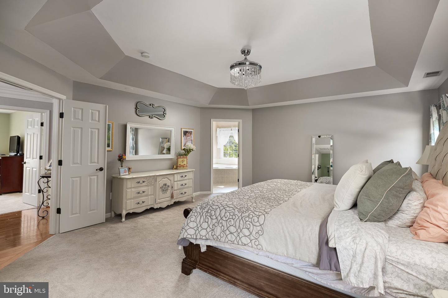 5048 Signature COURT