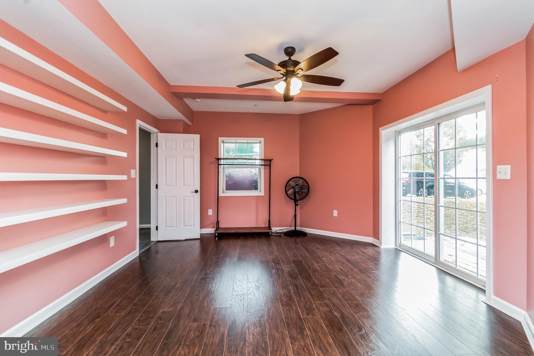 8844 Song Sparrow DRIVE